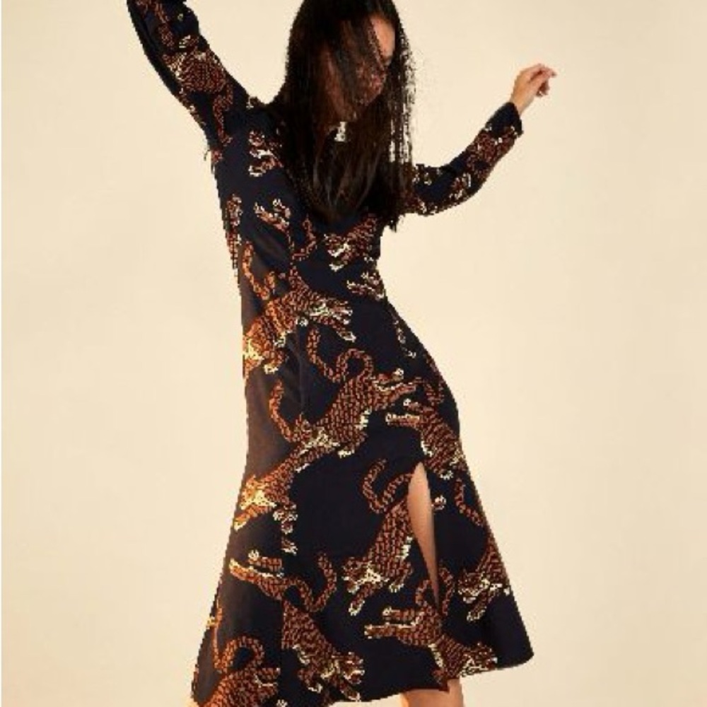 Farm Rio Xs Leoards Midi Dress